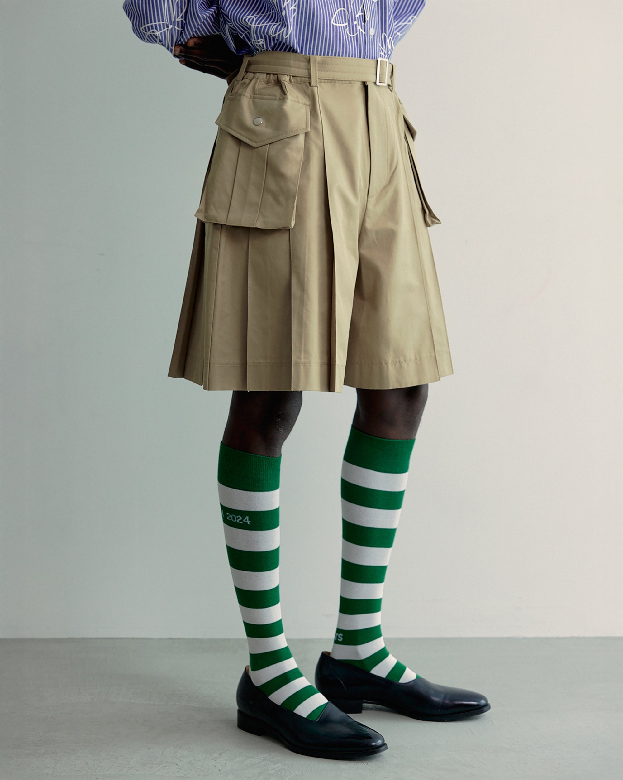 パンツ ROMIO Side pleated half pants Side pleated half pants – ROMIO